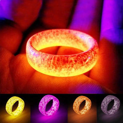 Fin fargerik lysende ring